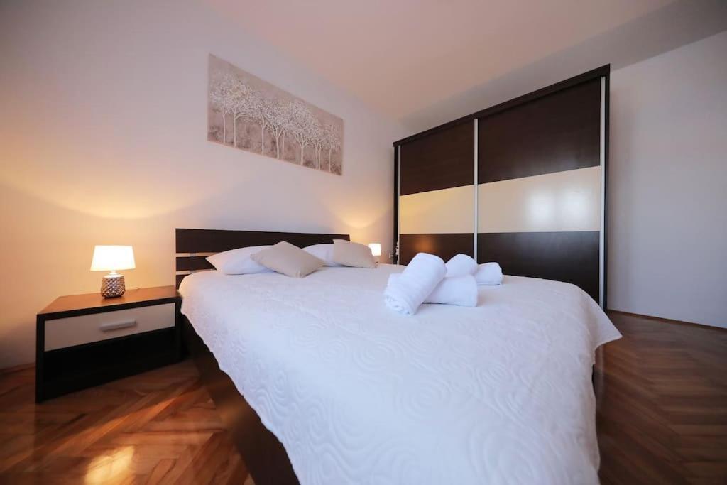 Luxury Apartment Petra With Private Pool Zadar Zewnętrze zdjęcie