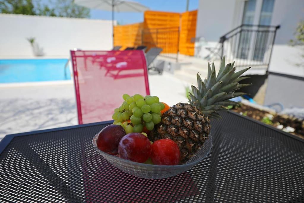 Luxury Apartment Petra With Private Pool Zadar Zewnętrze zdjęcie