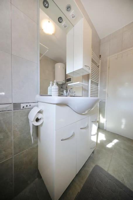 Luxury Apartment Petra With Private Pool Zadar Zewnętrze zdjęcie