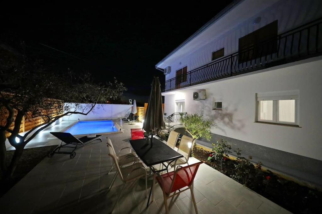 Luxury Apartment Petra With Private Pool Zadar Zewnętrze zdjęcie