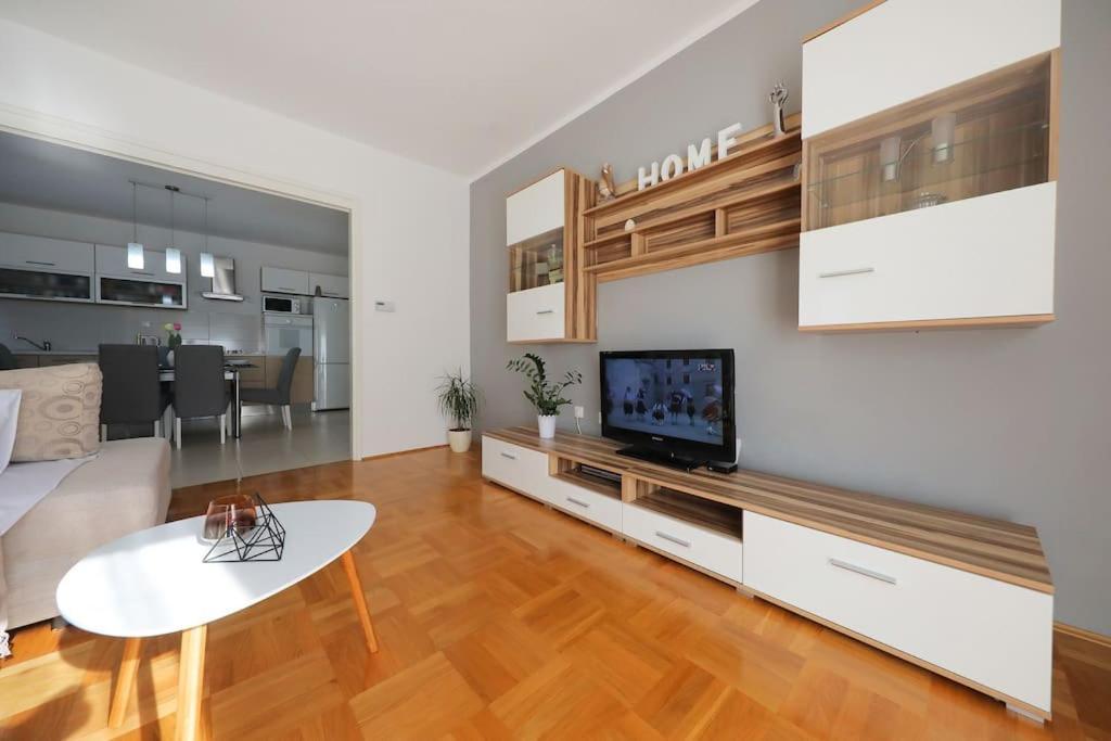 Luxury Apartment Petra With Private Pool Zadar Zewnętrze zdjęcie