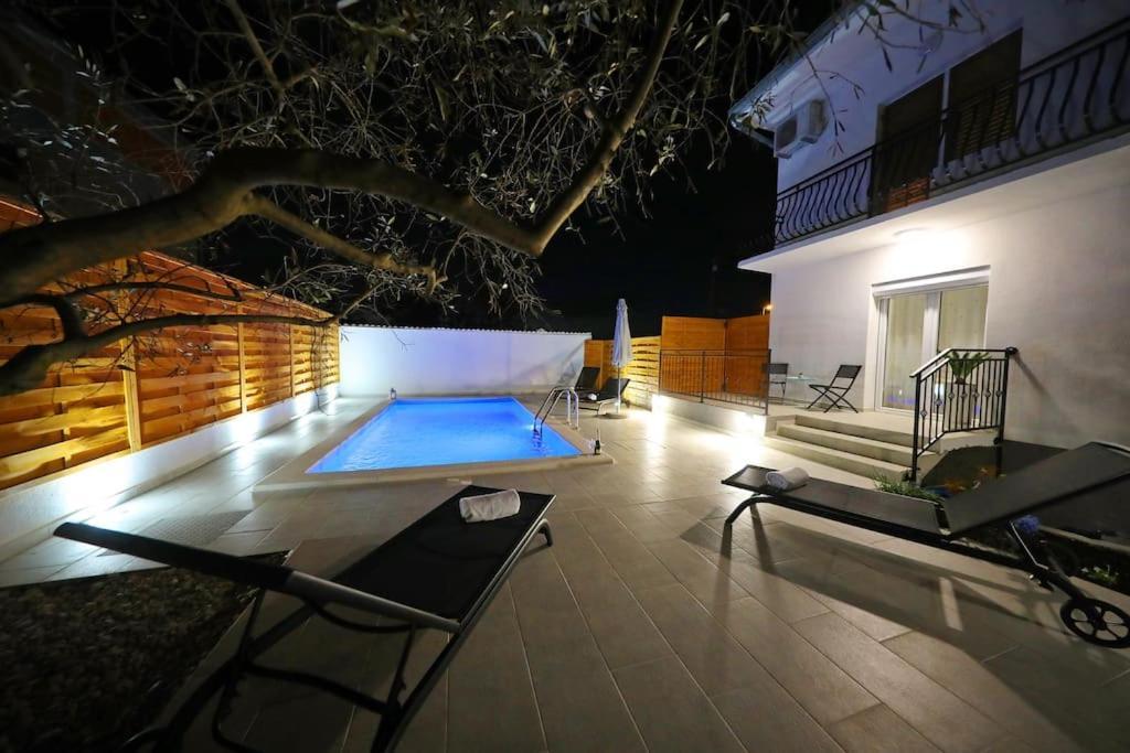 Luxury Apartment Petra With Private Pool Zadar Zewnętrze zdjęcie